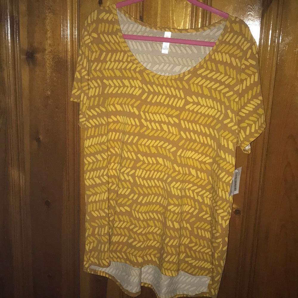 Brand new w/Tags. Lularoe Classic T sz 2XL